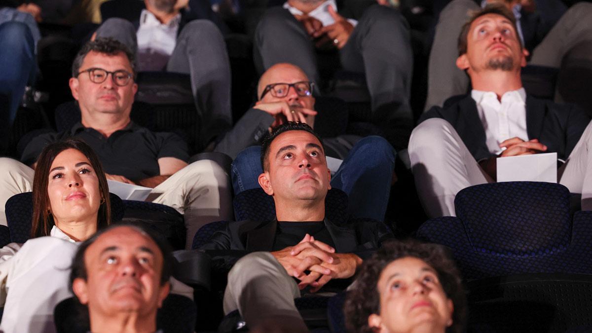 Xavi y Laporta: reencuentro... a distancia