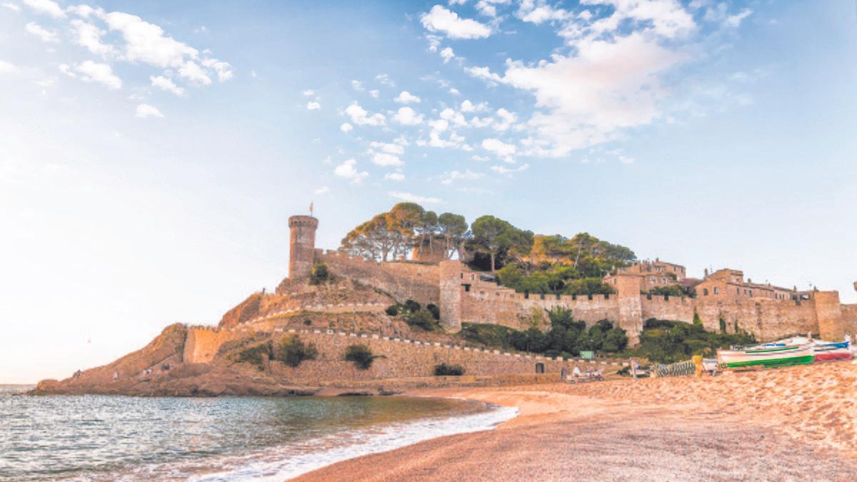 La Platja Gran fue considerada una de   las 25 playas más bonitas del mundo, según la revista National Geographic