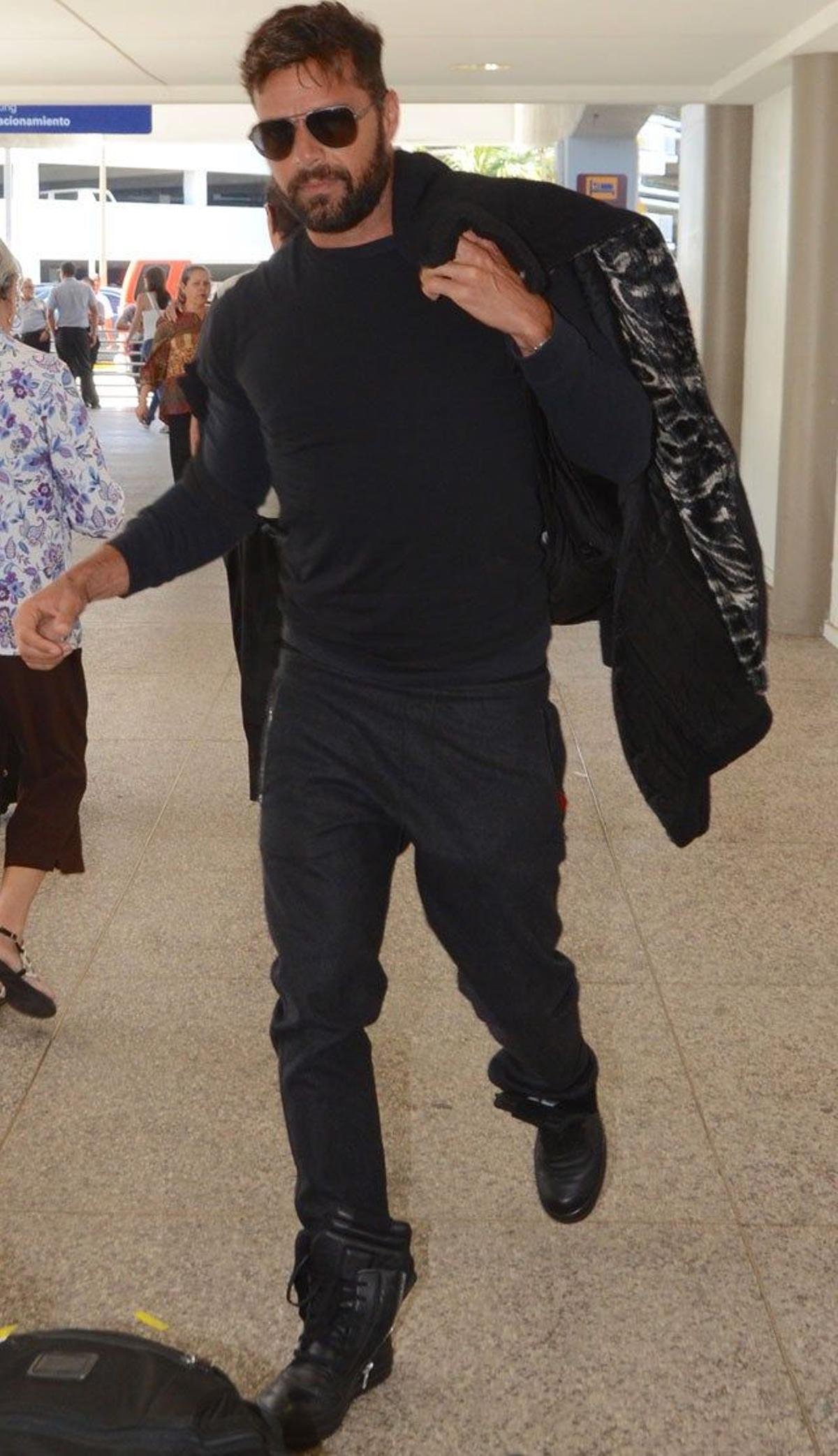 Ricky Martin en el aeropuerto de San Juan de Puerto Rico