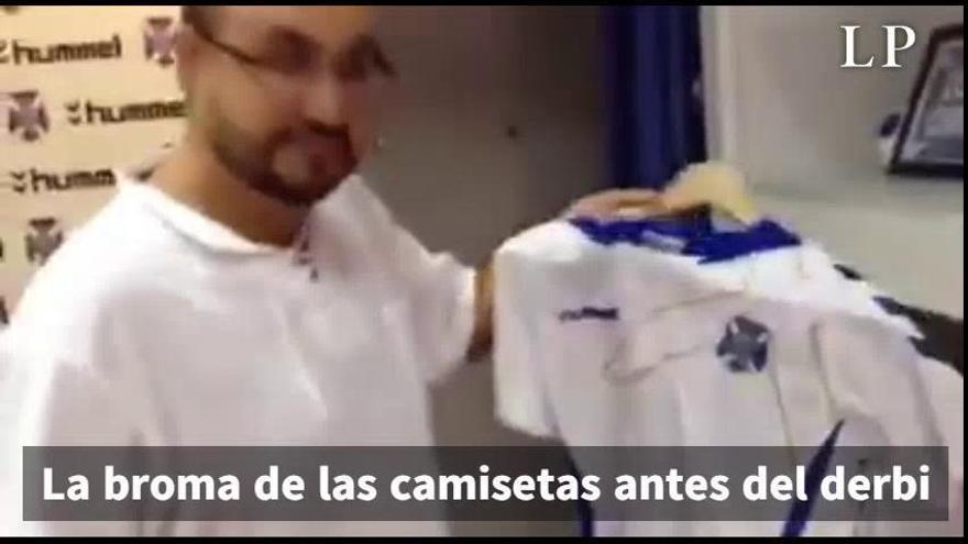 La broma de las camisetas antes del derbi del fútbol canario