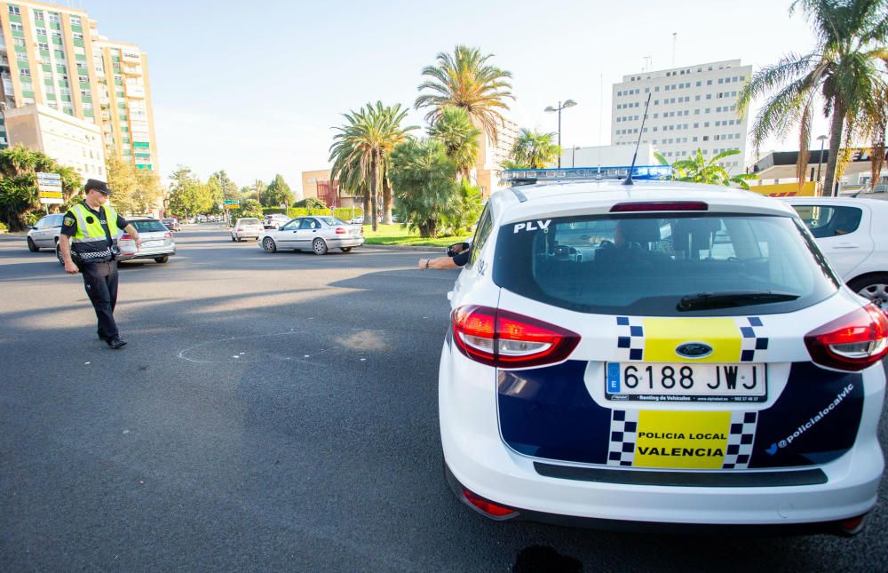 Una mujer de 52 años ha perdido hoy la vida al ser atropellada por un coche en la avenida Pío XII de València.