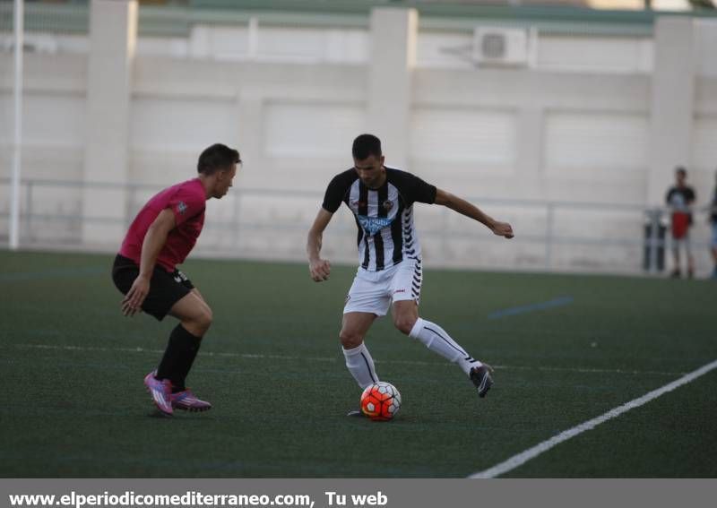 GALERÍA DE FOTOS -- El CD Castellón calienta motores frente al Almazora