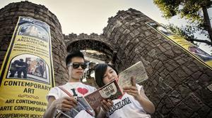 El Poble Espanyol es vol obrir més al públic i als barcelonins ampliant l’oferta dels seus quatre pilars bàsics: arquitectura, artesania, art contemporani i gastronomia.