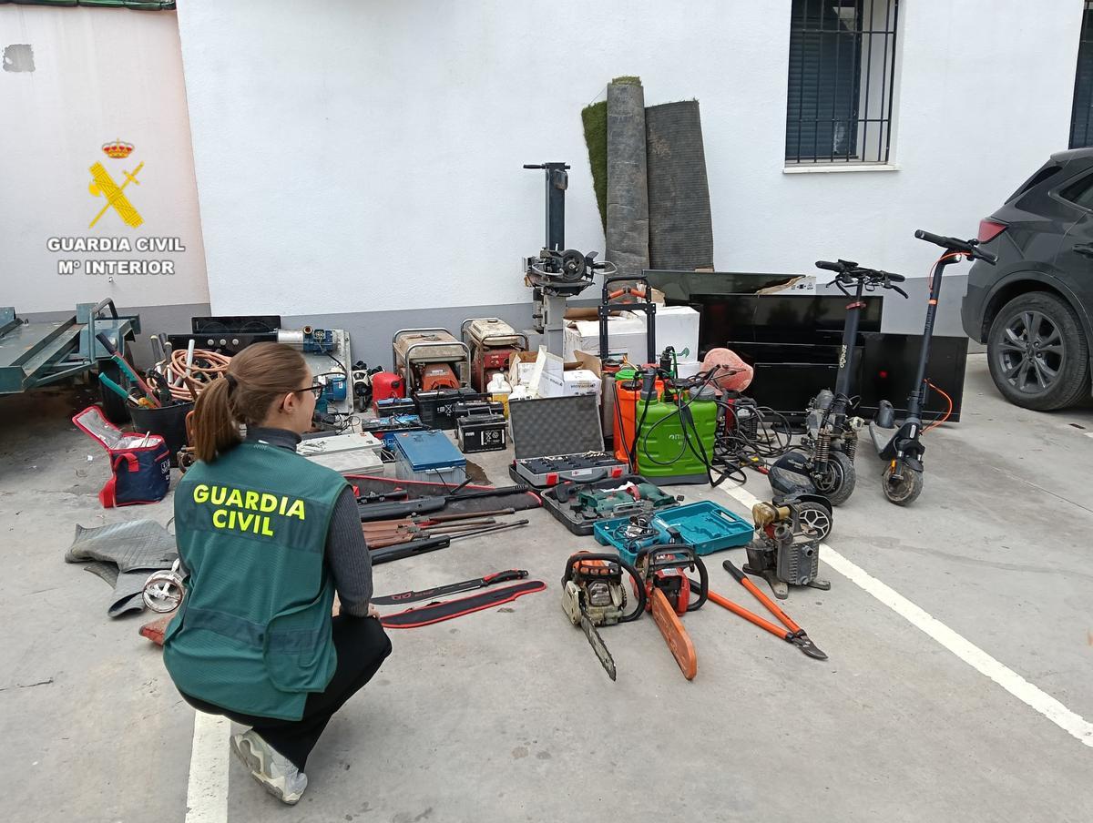 La Guardia Civil ha recuperado parte del material sustraido