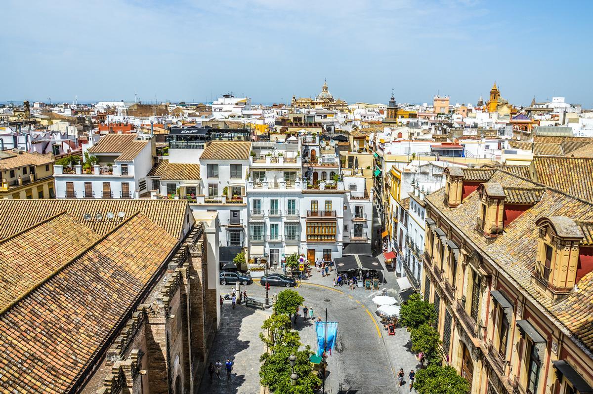 El tradicional barrio de Santa Cruz es el epicentro de la Semana Santa sevillana.