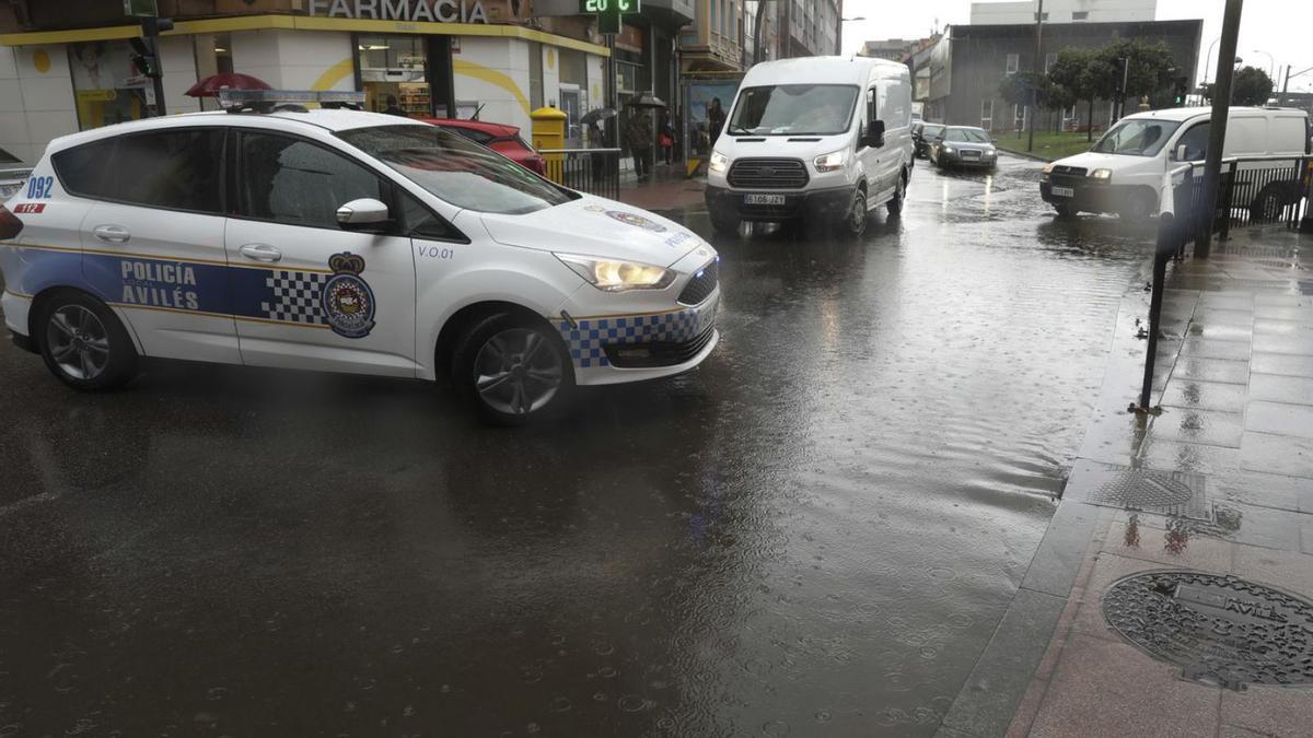 Atasco en Llano Ponte el pasado octubre, cuando se produjeron las últimas inundaciones.