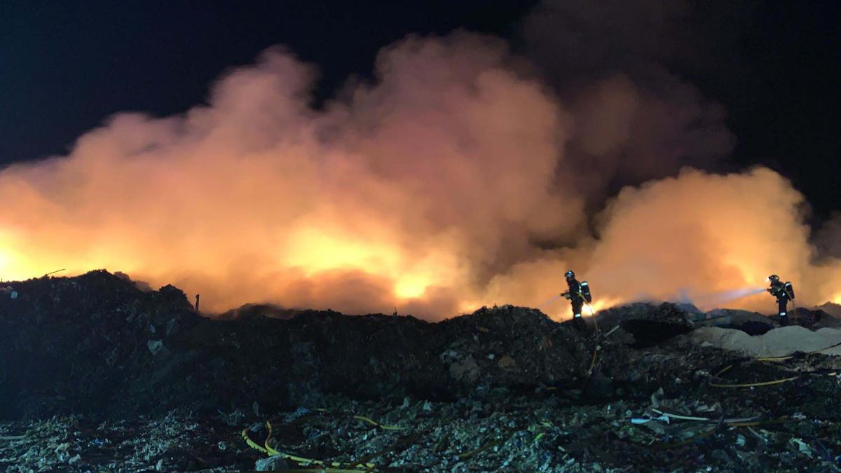 Nuevo incendio en el vertedero de Ibiza