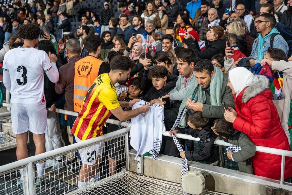 Partido entre Catalunya-Palestina en el Estadi Olímpic de Lluís Companys