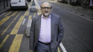 Pere Torres, director general de la Autoritat del Transport Metropolità, el pasado viernes en Consell de Cent, cerca de su despacho