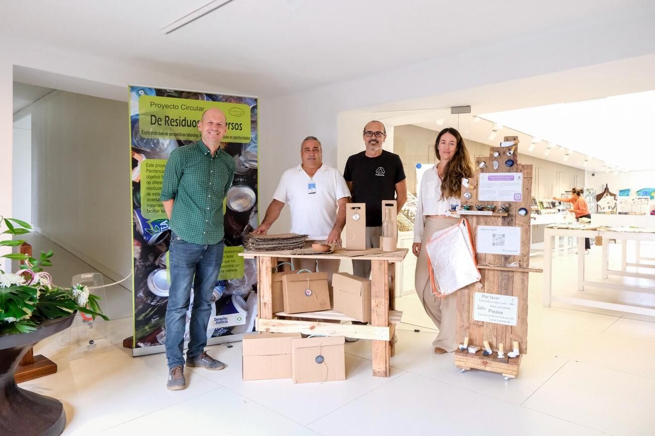 Internos de la cárcel de Lanzarote participan en un proyecto de reciclaje de la basura de los Centros Turísticos