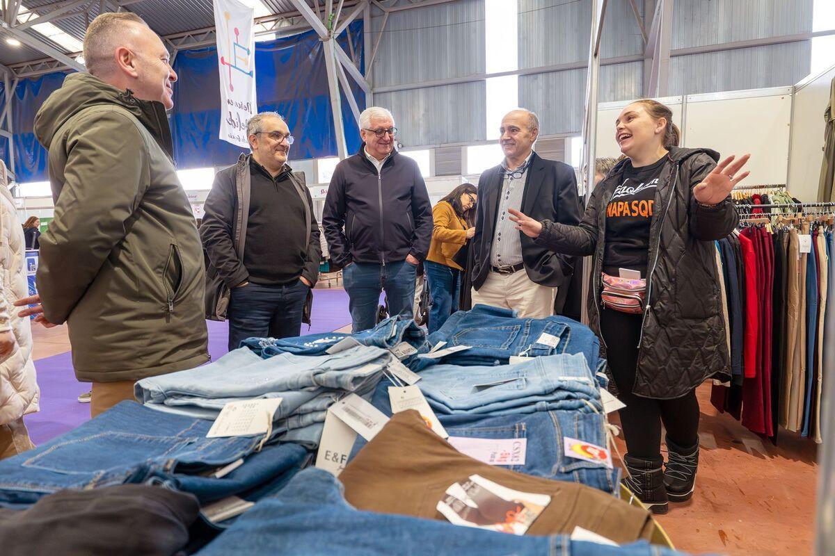 Autoridades y comerciantes en la edición de Mercamelide de Inverno este sábado