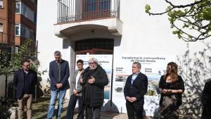 Presentación de los proyectos de reforma y transformación urbana en Sant Adrià y Badalona, frente a la masía de Can Rigalt