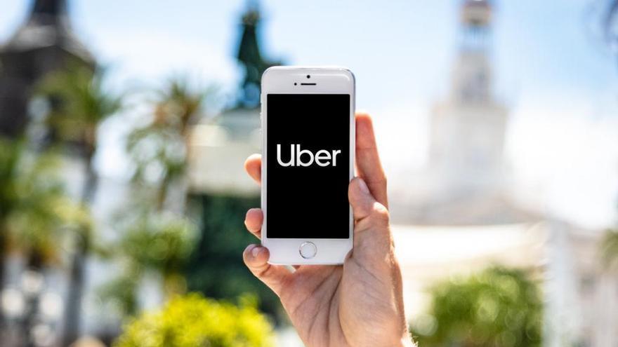 Galicia también establece una antelación de quince minutos para pedir un coche de Uber o Cabify