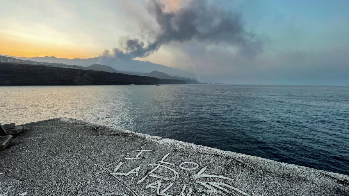 Ondas de gravedad en la nube de ceniza del volcán de La Palma