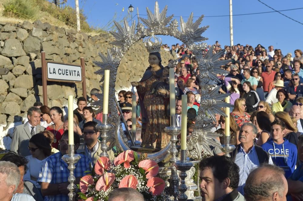 Bajada de la Virgen de la Cuevita desde la ...