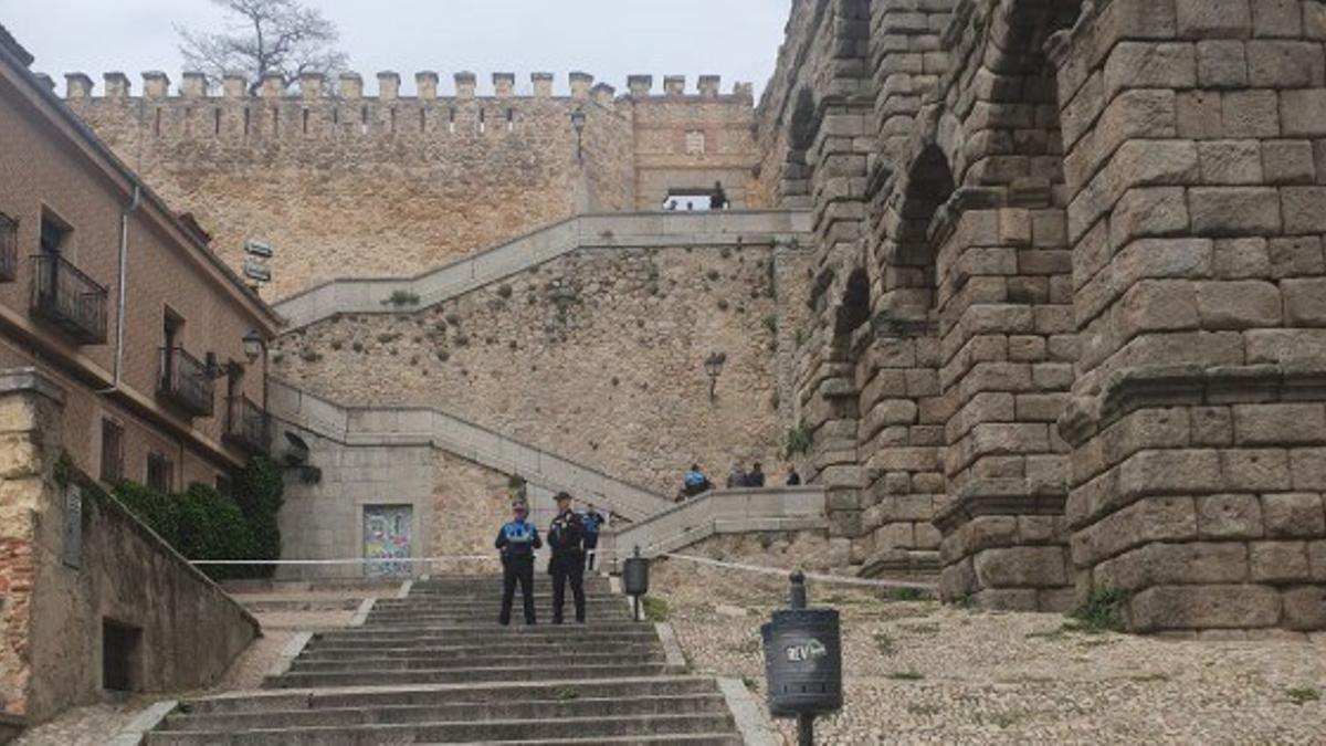 Muere un hombre en Segovia tras precipitarse desde el mirador del Acueducto