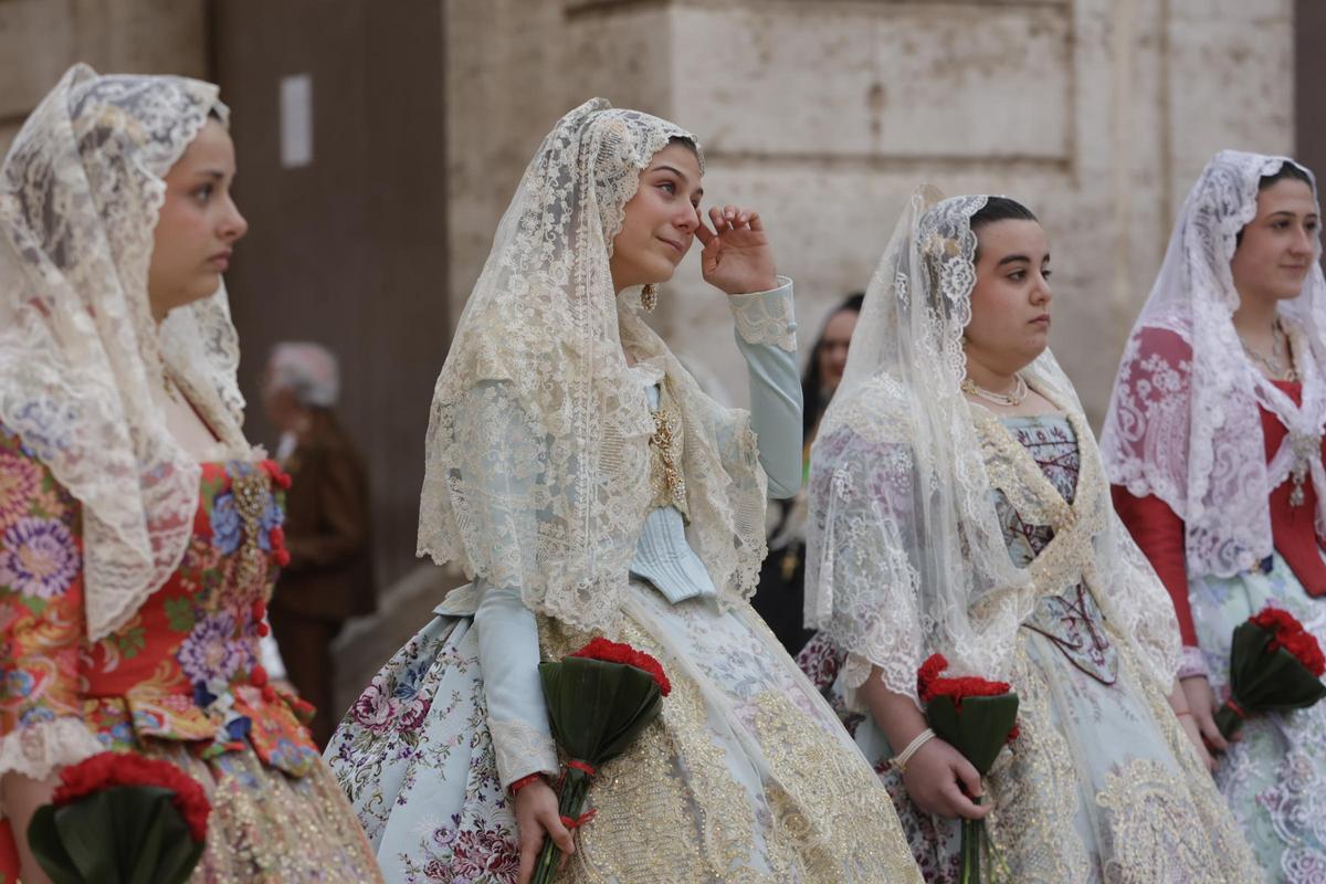 Todas las fotos de la ofrenda del 18 de marzo por la calle San Vicente hasta las 18:30 horas Todas las fotos de la ofrenda del 18 de marzo por la calle San Vicente hasta las 18:30 horas