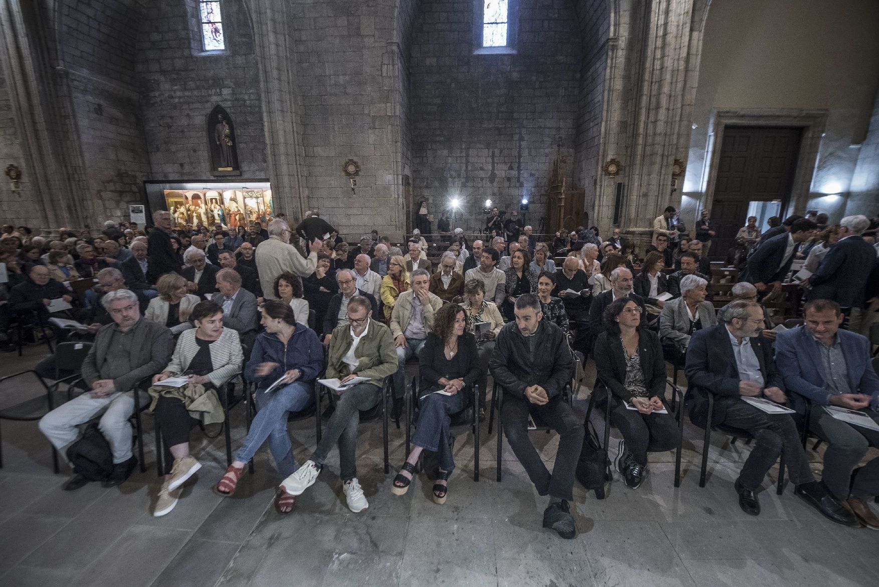 Una catedral plena a vessar dona la benvinguda al renovat orgue de Solsona