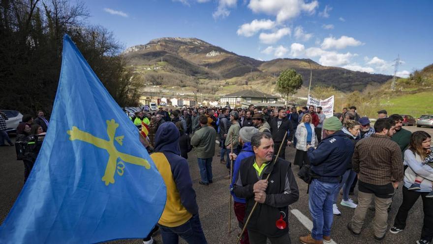 El campo asturiano mira a Madrid para reclamar precios justos y menos costes