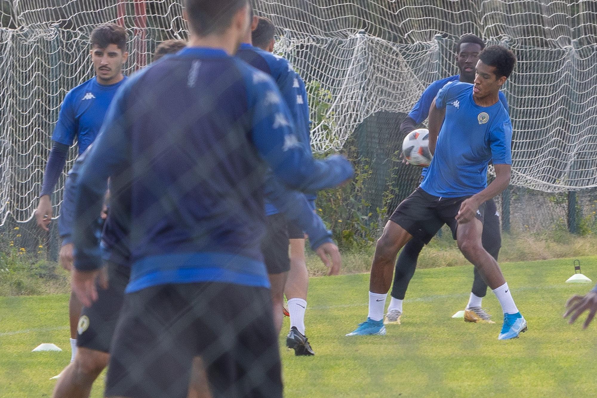 Primer entrenamiento de Lolo Escobar, nuevo entrenador del Hércules