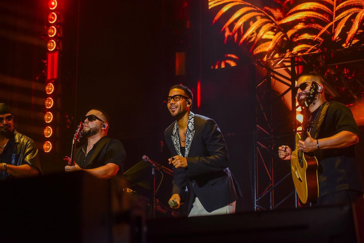 El rey y el príncipe de la bachata enamoraron a 14.000 fans en el muelle de Batería