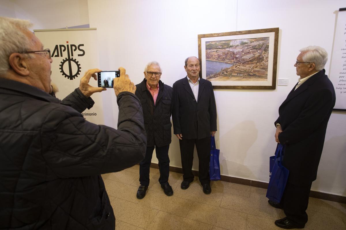 La Asociación de Patrimonio Industrial de Puerto de Sagunto inaugura la exposición de Ramón Rodríguez  "Miradas de ayer. Pinceladas de la memoria"