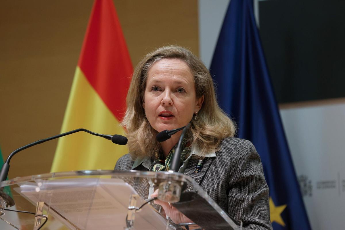 Calviño considera «normal» que es dispari la inflació