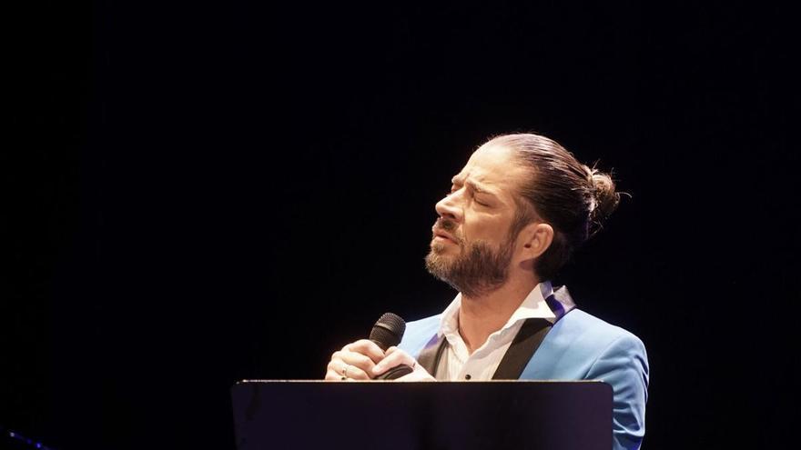 Borja Quiza rinde homenaje a Frank Sinatra en el teatro Colón