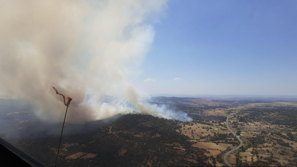 Incendio en Ávila | Heridos en Ávila dos miembros de un operativvo  antiincendios