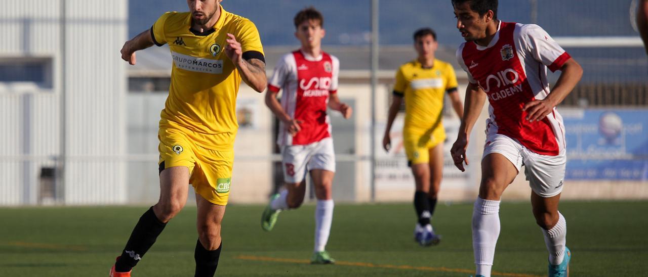 Un lance del partido entre el Benigànim y el Hércules B