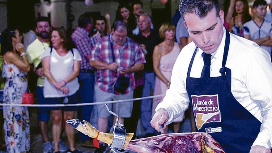 Masa gana el concurso de corte de jamón y el Cuchillo de Oro