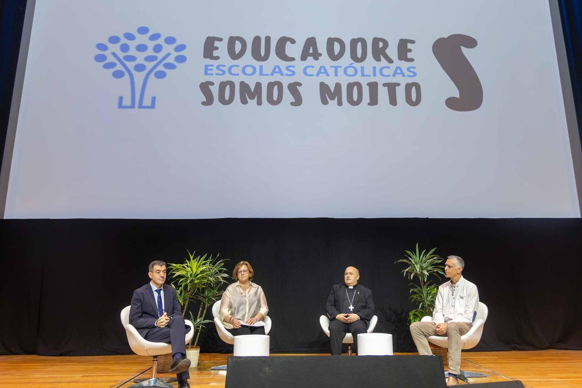 Encontro de educadores e educadoras no palacio de congresos: Encontro de educadores e educadoras no palacio de congresos: