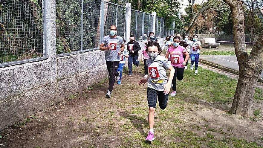 Un momento de la carrera solidaria celebrada en Corvillón.  |  CEDIDA