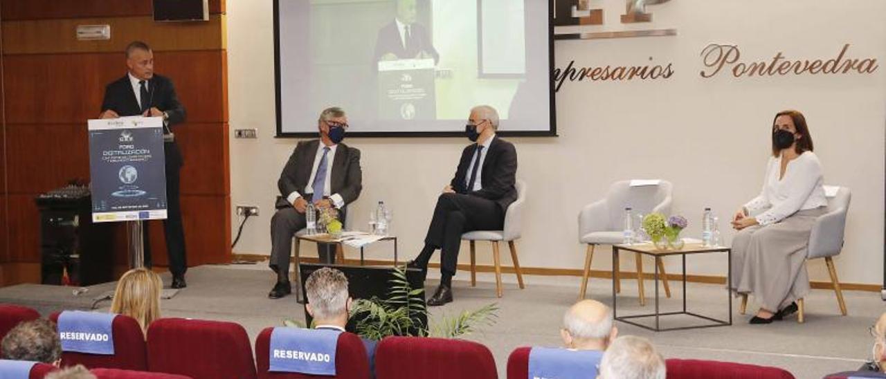 Jorge Cebreiros, Juan Vieites, Francisco Conde y Nuria Rodríguez, ayer. | // PABLO HERNÁNDEZ GAMARRA