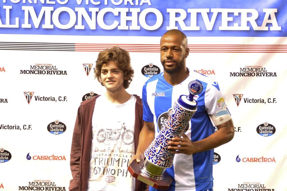 El Dépor golea al Corinthians en Riazor