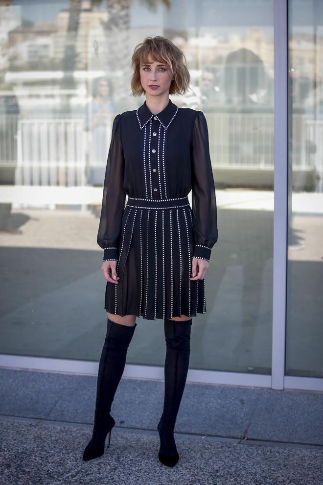 Ingrid García-Jonsson con vestido de Teresa Helbig en el Festival de cine de Málaga