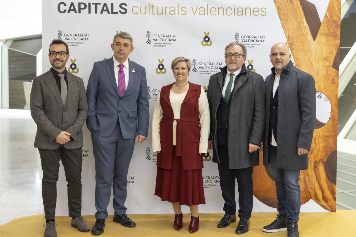 Foto de familia antes de empezar la ceremonia en el Palau de les Arts.