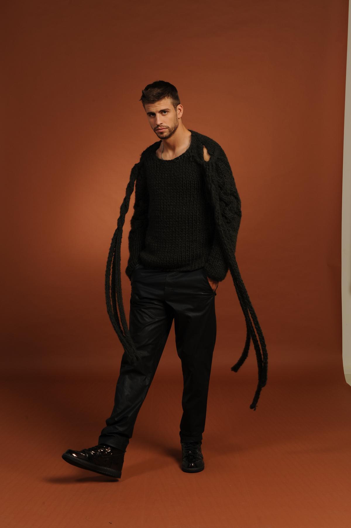 Gerard Piqué fotografiado en una sesión de moda para el suplemento ’Dominical’ de El Periódico, en septiembre de 2008.