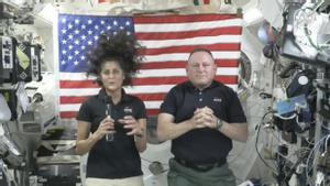 Los astronautas Barry Butch Wilmore y Sunita Suni Williams hablan desde la Estación Espacial Internacional.