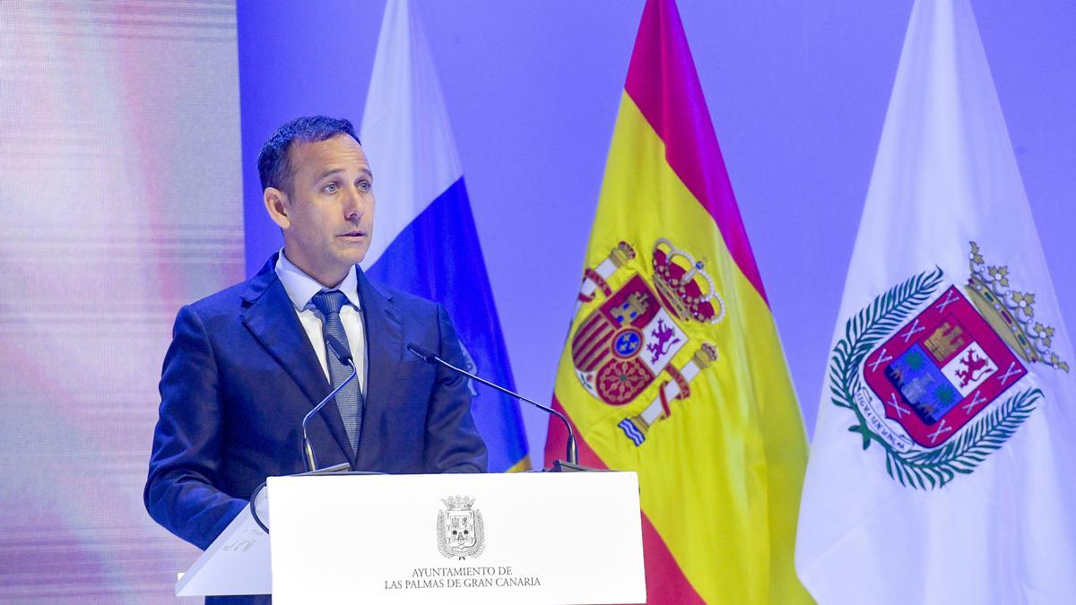 Delvys Rodríguez durante su discurso de Honores y Distinciones.