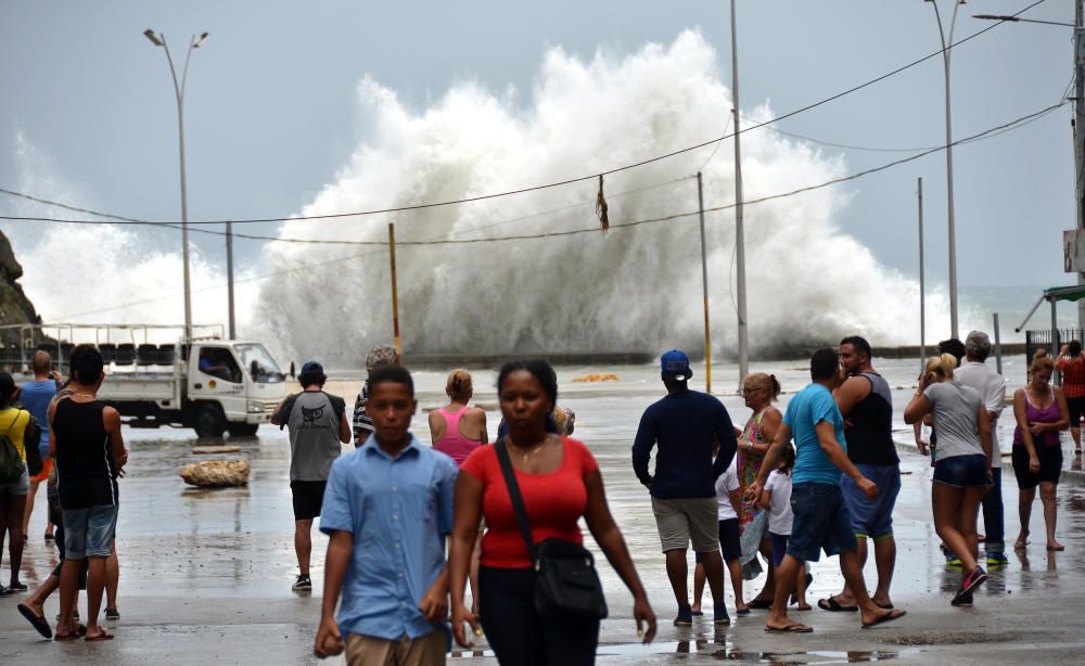 Irma inunda las calles de La Habana