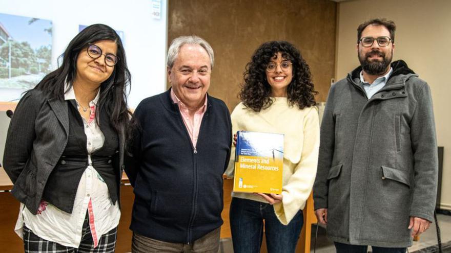 Jiménez, Sanz, Sidki Rius i Tomasa, amb el seu llibre | EDUARD VEGA