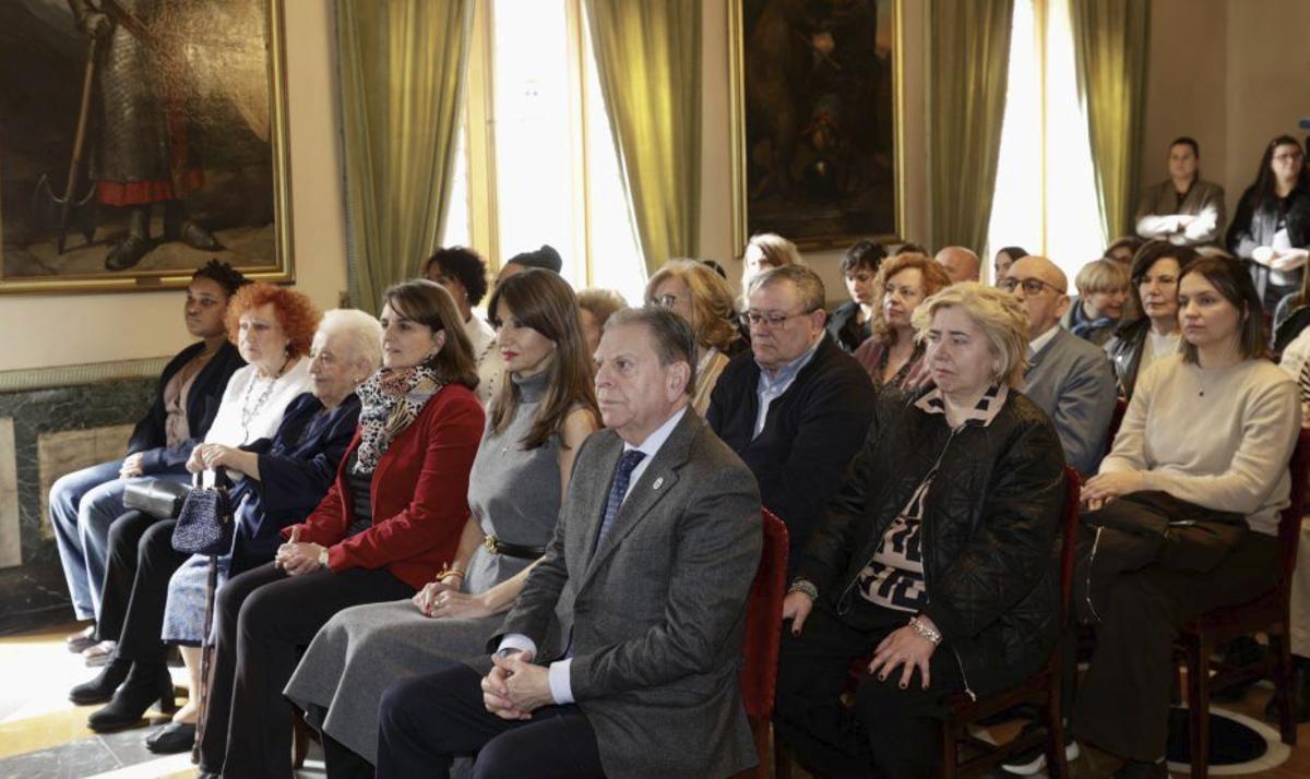 Asistentes al homenaje.|