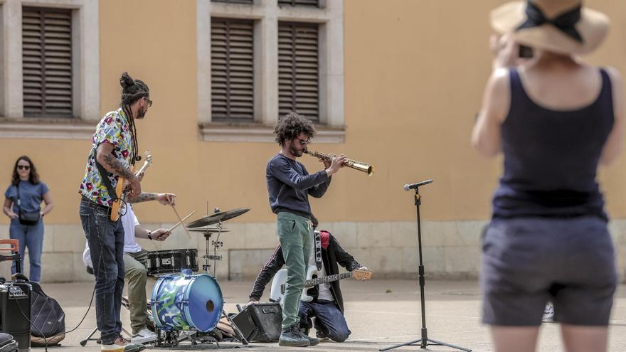 Palma abre la puerta a ‘indultar’ a los músicos  y artistas que actúan en la calle