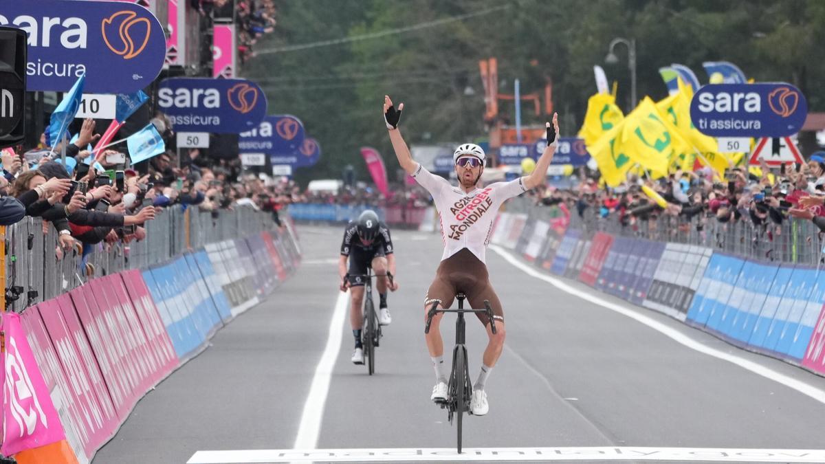 El ciclista Aurélien Paret-Peintre este martes la cuarta etapa del Giro.