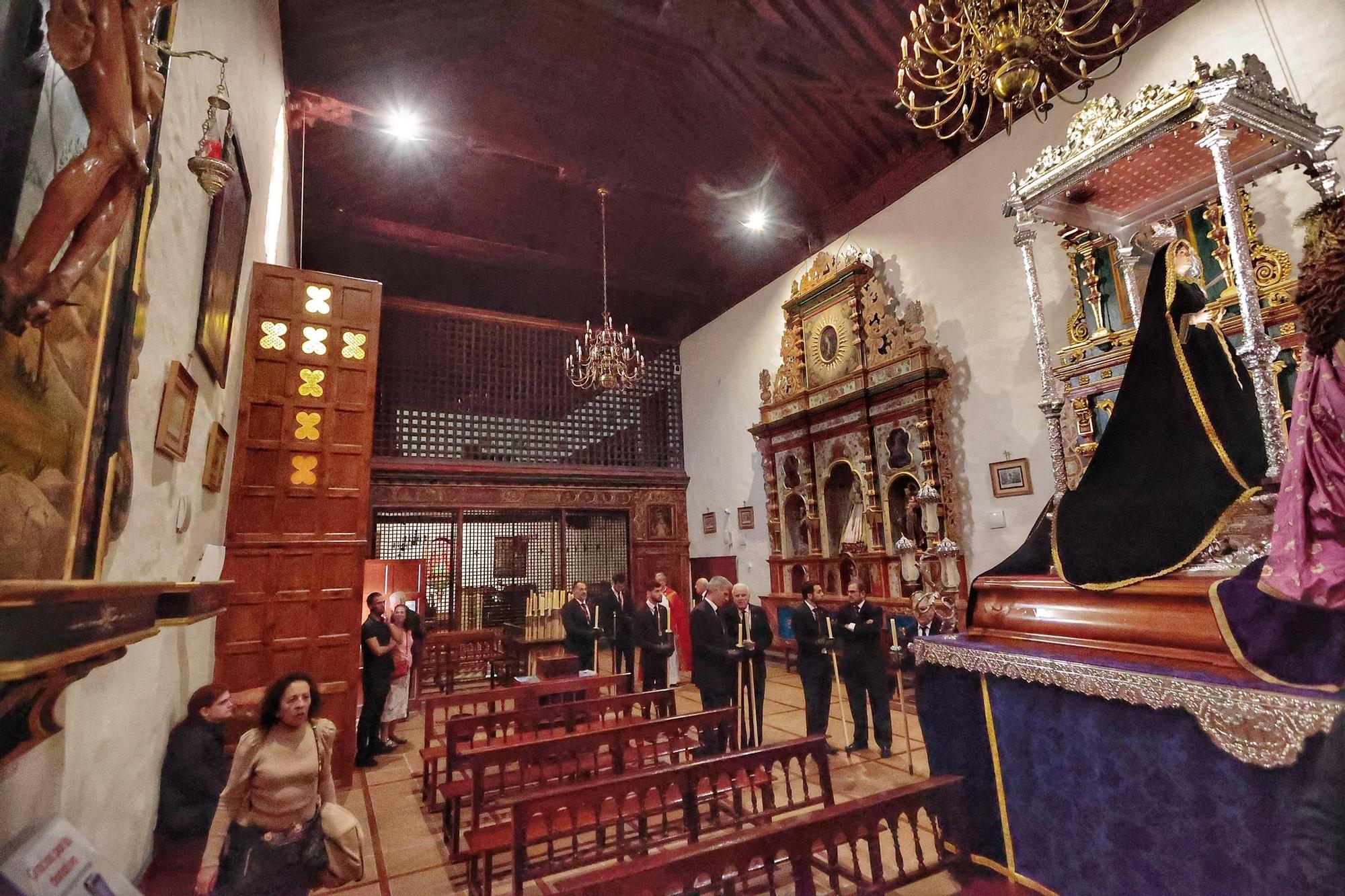 Procesión del paso de la Dolorosa, San Juan y la Magdalena del convento de Las Claras al Santuario del Cristo