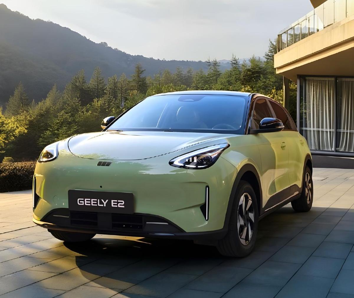El modelo Geely E2 de Kymotor, el concesionario del grupo Ponsmove