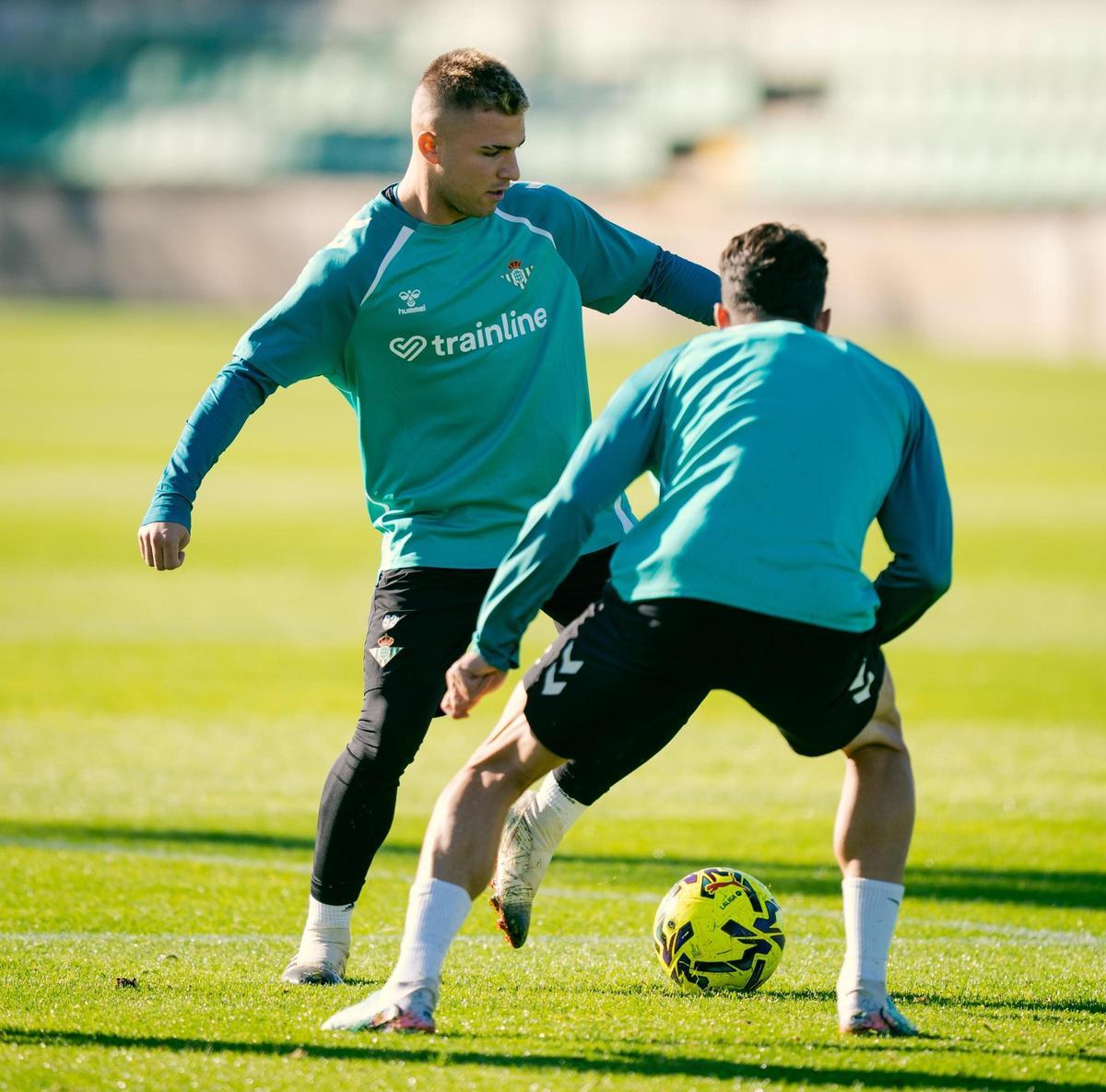 Pablo García en el entrenamiento del Betis