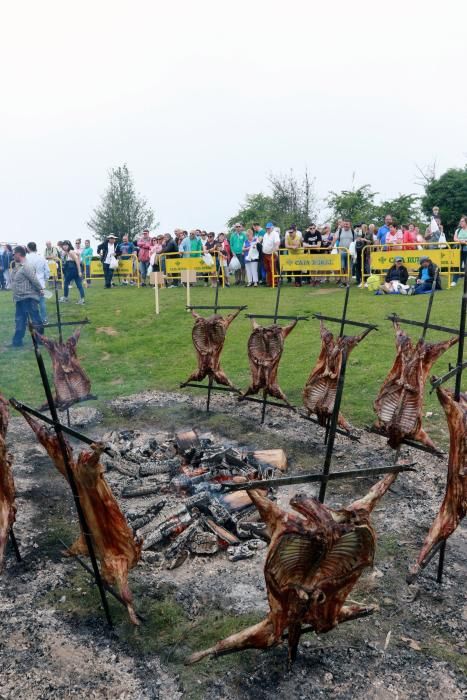 Fiesta del cordero en Llagüezos, Lena