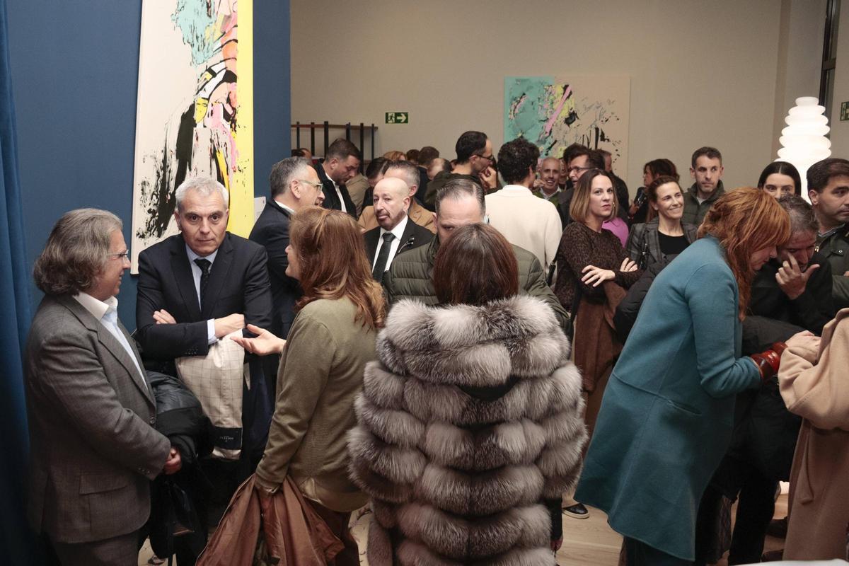 Asistentes a la inauguración.